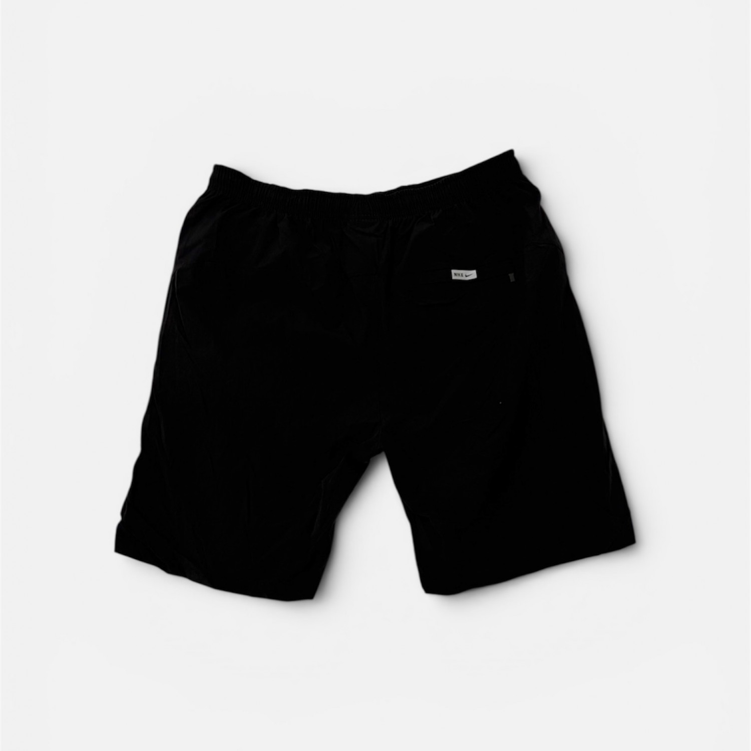 Nike Sportswear Μαύρη Ανδρική Βερμούδα με Κεντημένο Λογότυπο