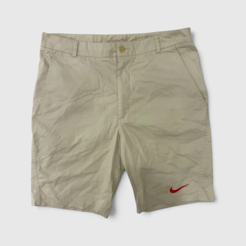 Nike Μπεζ Chino Βερμούδα με Κεντημένο Swoosh / Pre-Owned