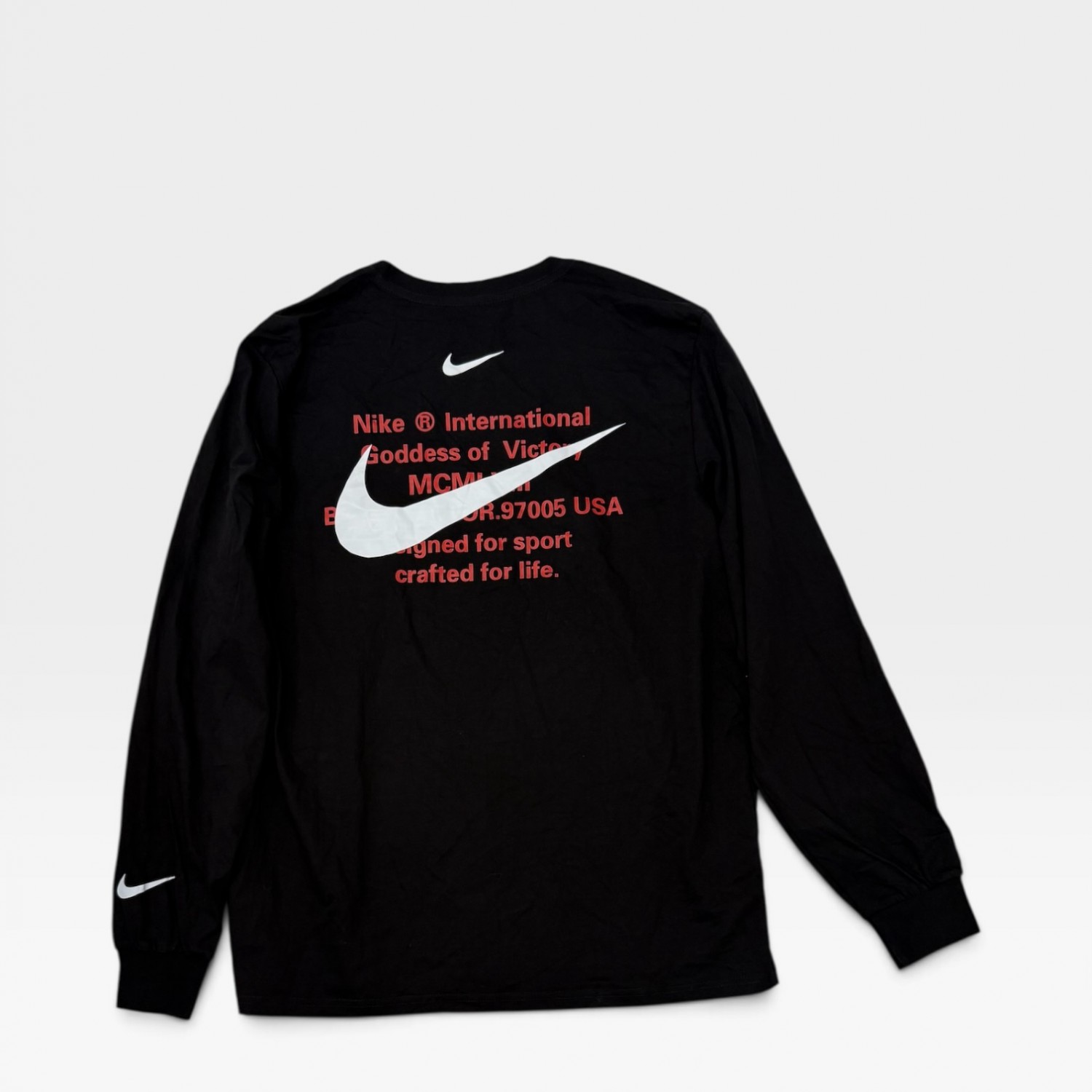 Nike International Long Sleeve Graphic T-Shirt