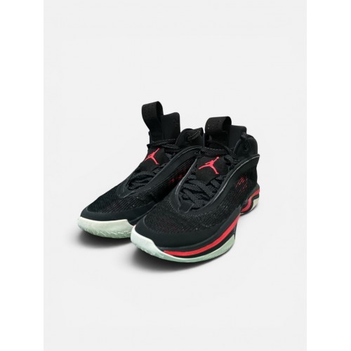 Jordan Jumpman Team II Basketball Sneakers 