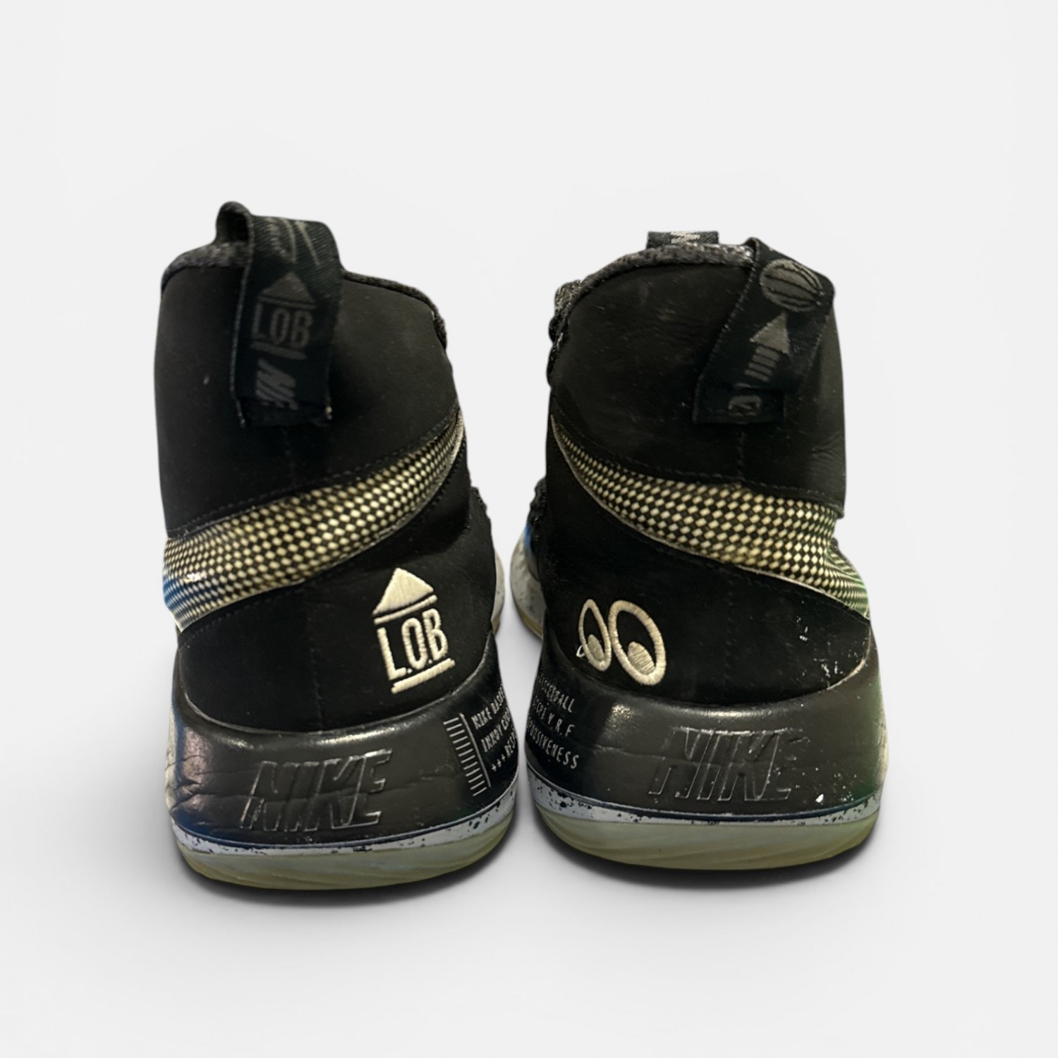 Nike LeBron 17 