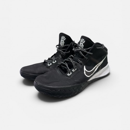 Nike Kyrie Flytrap  / Pre-Owned