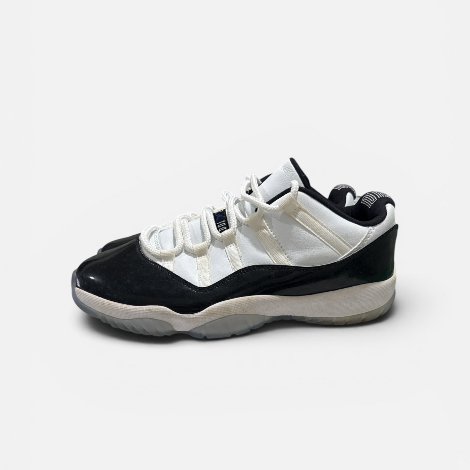 Air Jordan 11 Low IE 