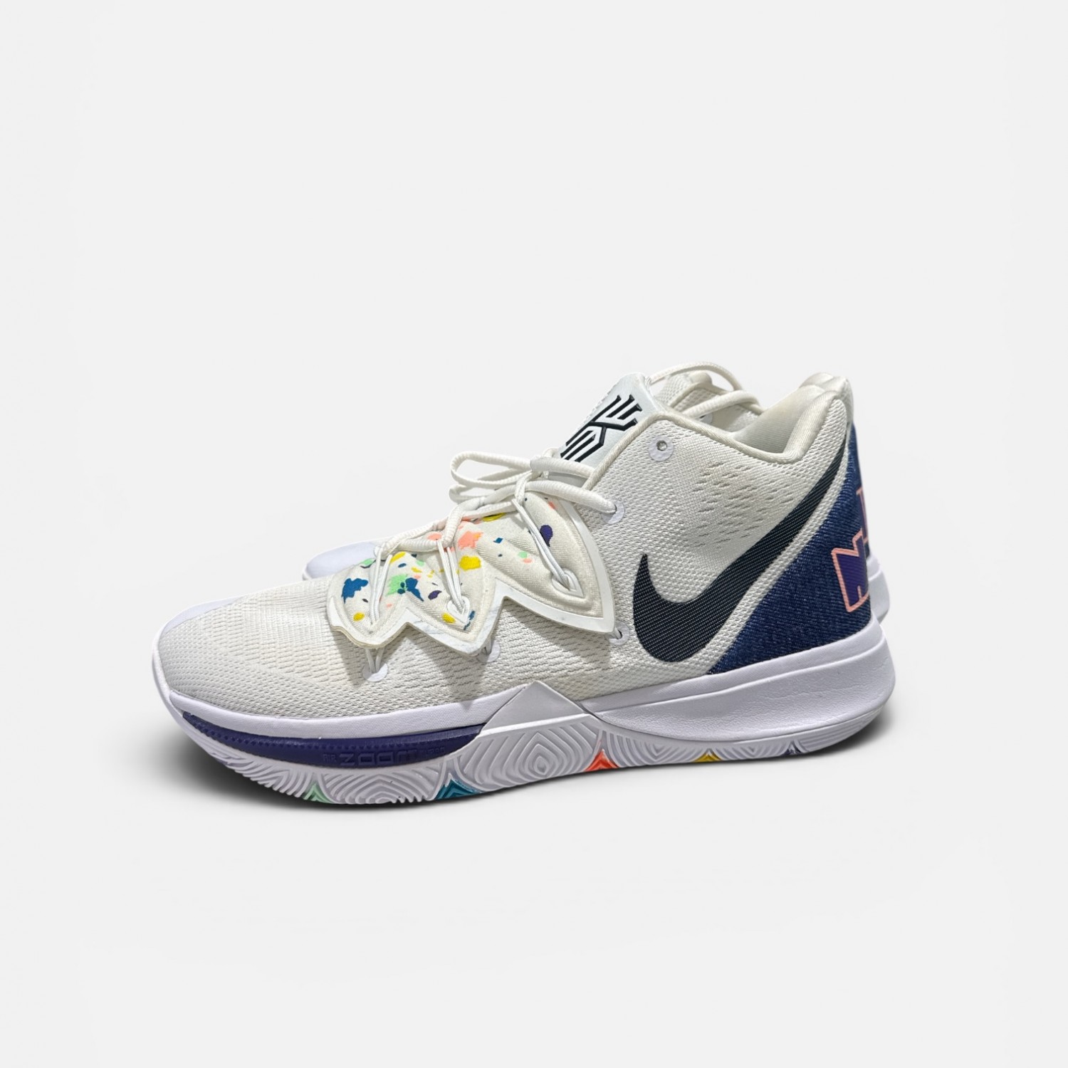 Nike Kyrie 5 “SpongeBob Pineapple House”