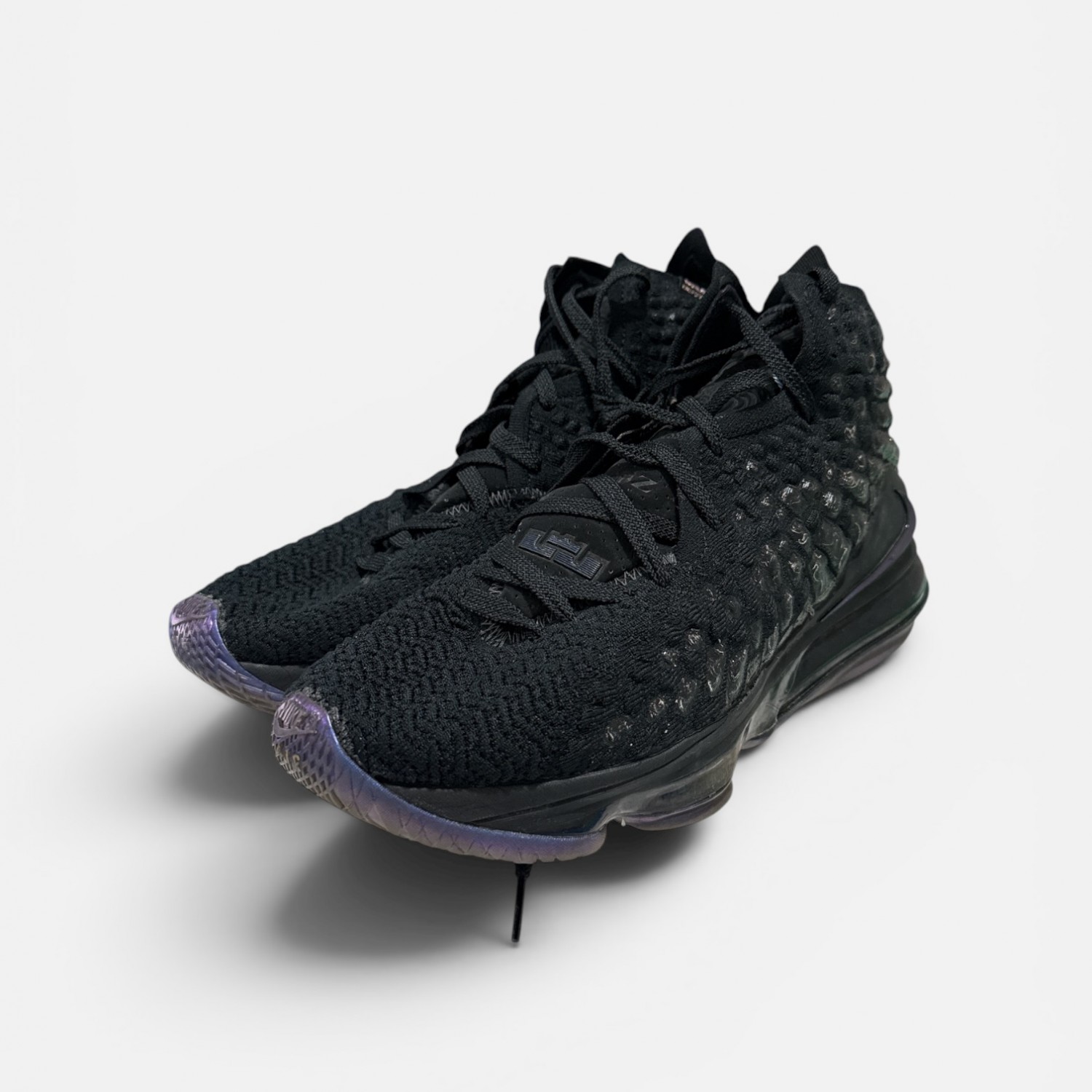 Nike LeBron 17 “Triple Black”