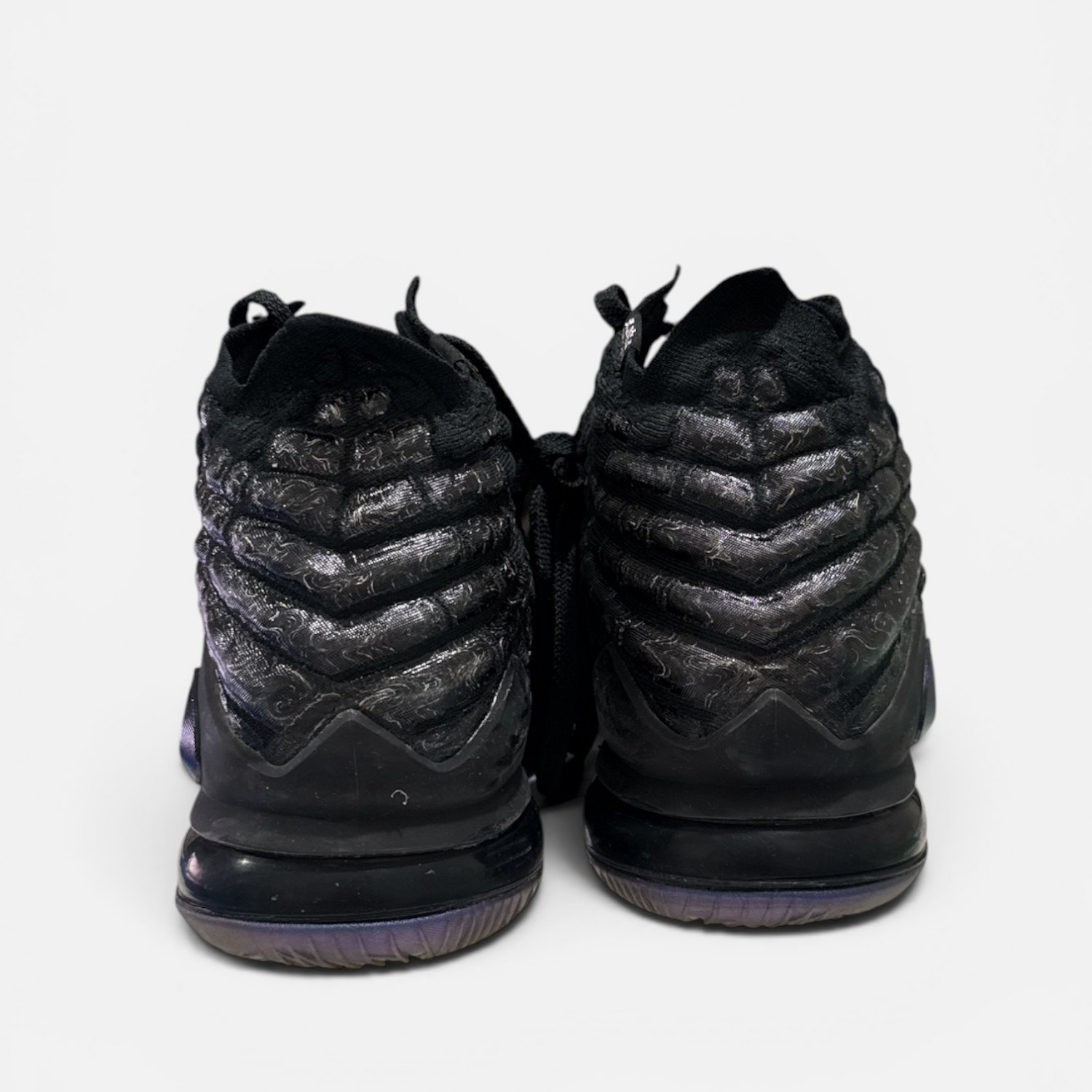 Nike LeBron 17 “Triple Black”