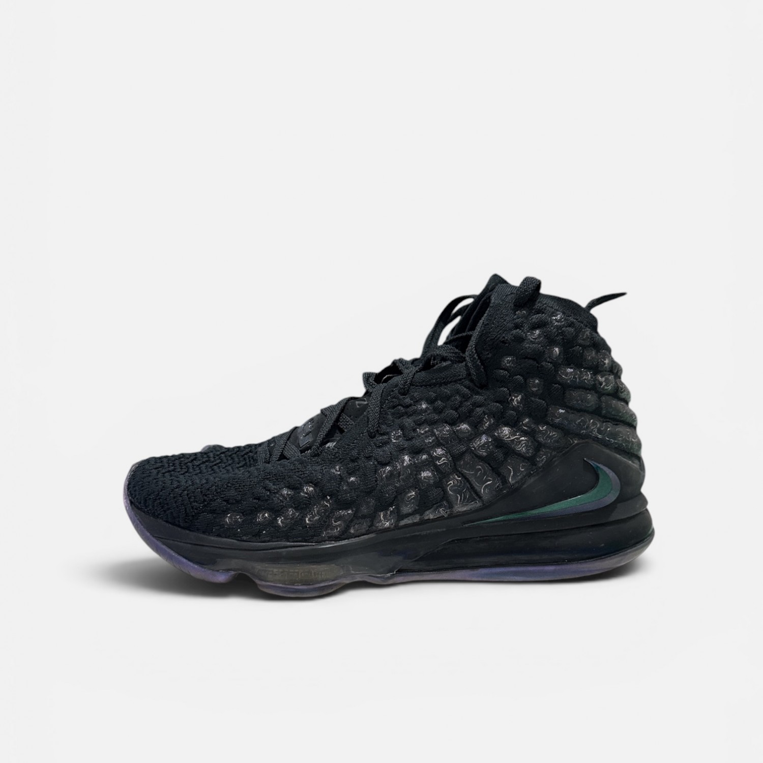 Nike LeBron 17 “Triple Black”