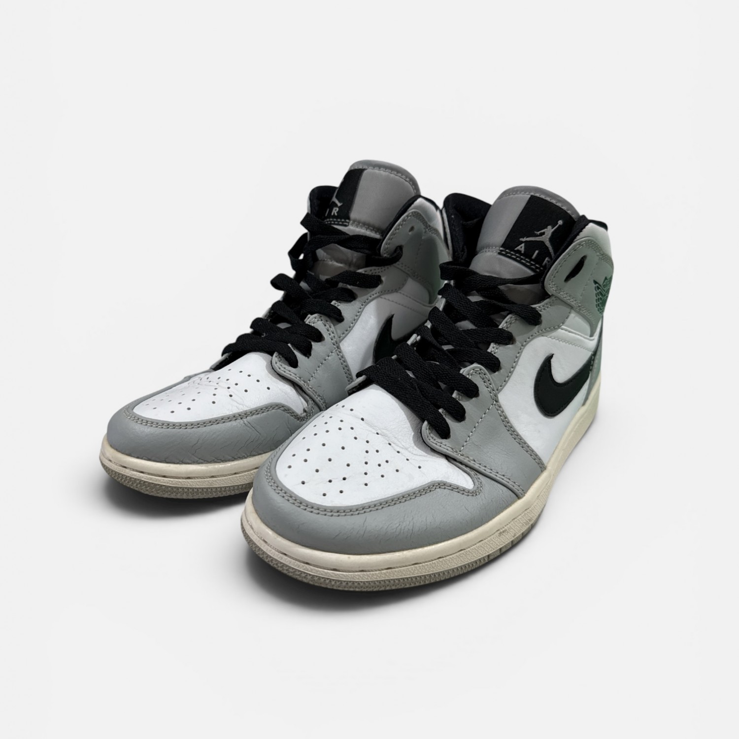 Air Jordan 1 Mid “Grey / White” / Pre-Owned