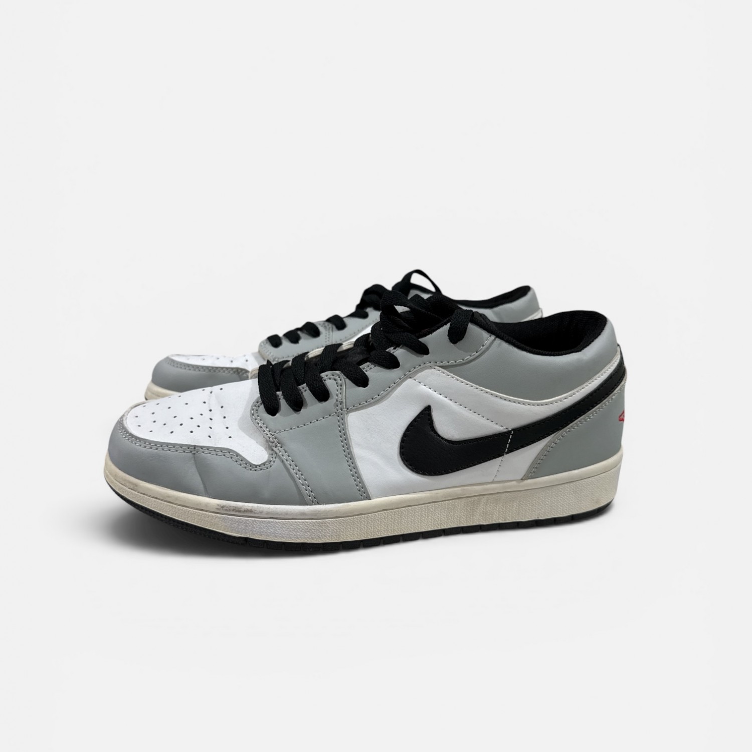 Air Jordan 1 Low “Wolf Grey” / Pre-Owned