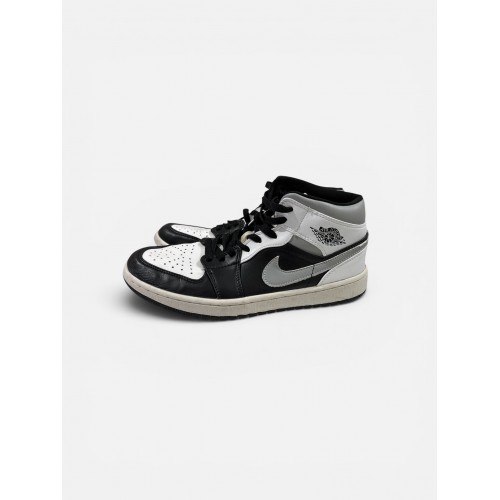 Air Jordan 1 Mid “Light Smoke Grey”