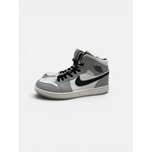 Air Jordan 1 Mid Light Smoke Grey