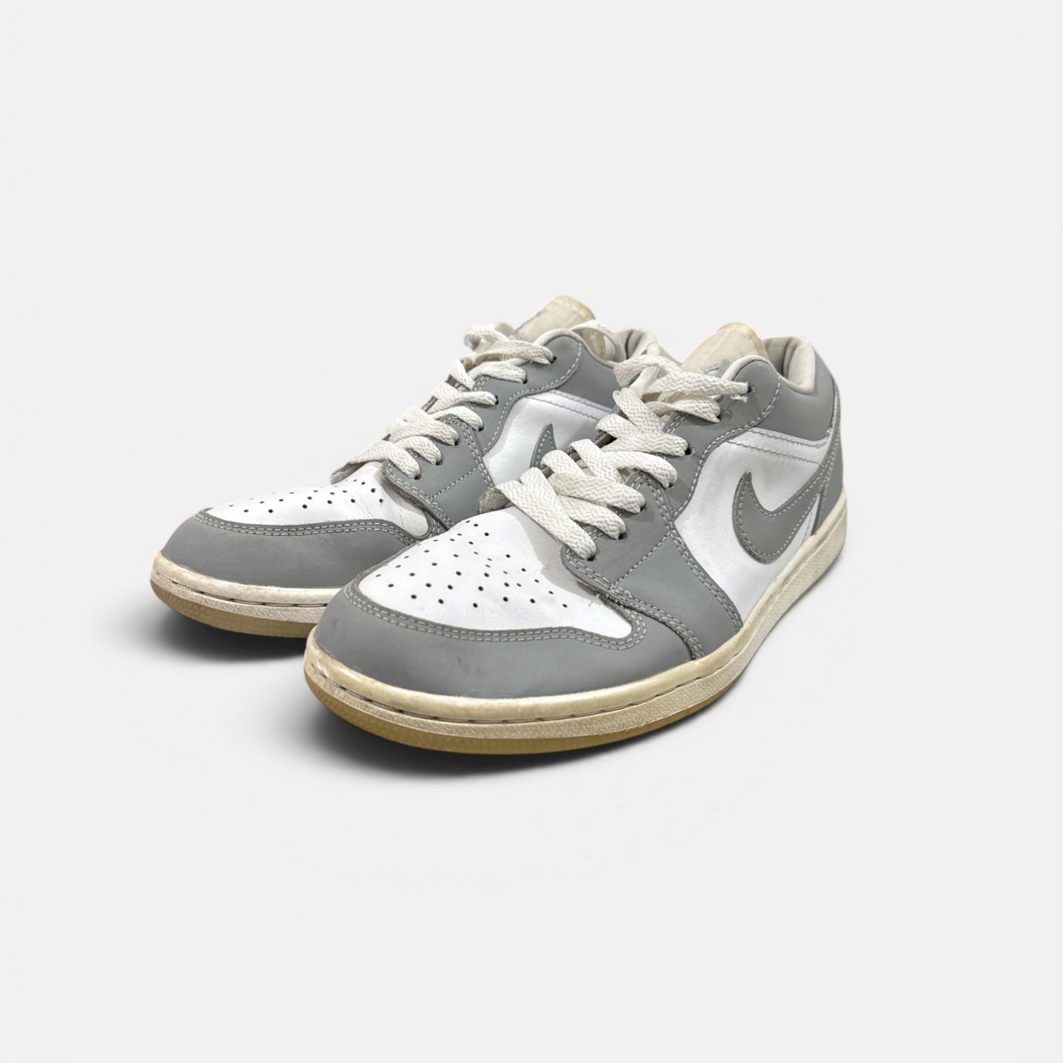 Air Jordan 1 Low Wolf Grey