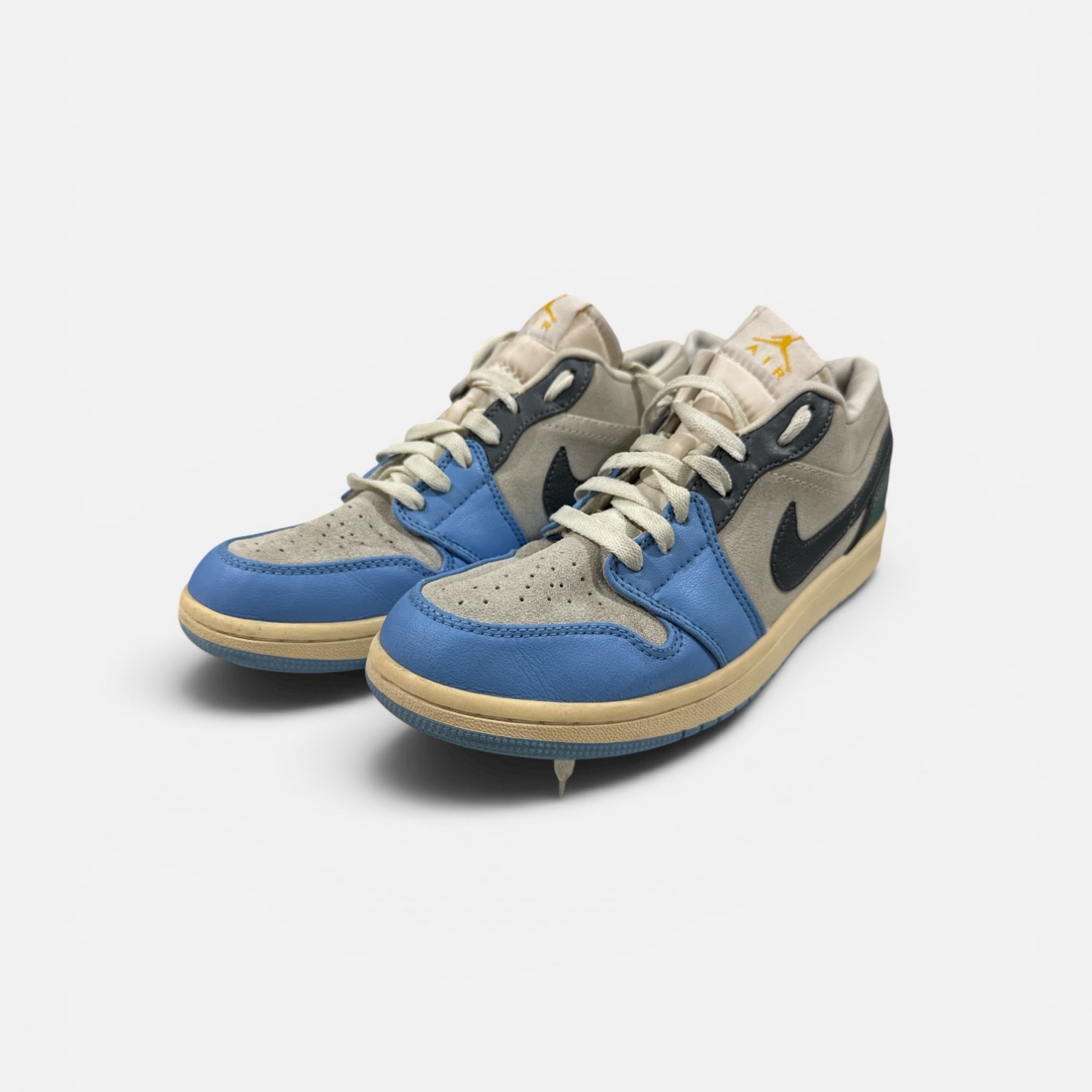 Air Jordan 1 Low SE Craft “Inside Out Obsidian”