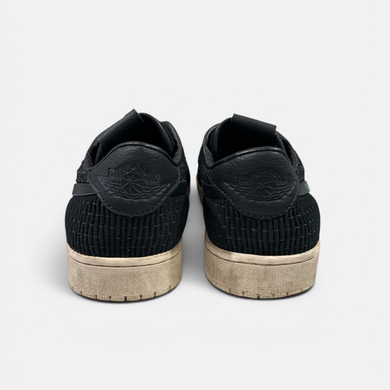 Nike Air Jordan 1 Low Flyknit Triple Black / Pre-Owned