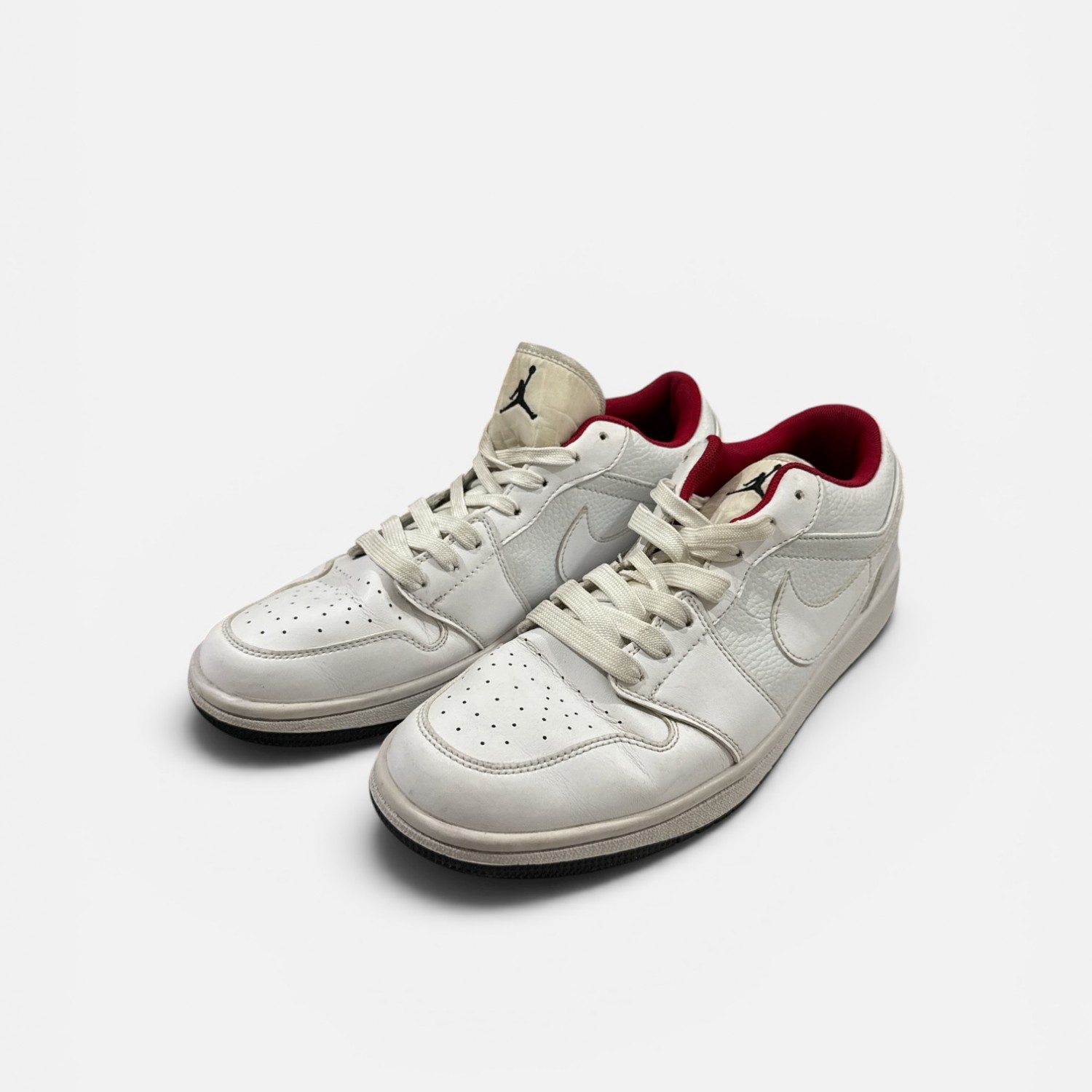 Air Jordan 1 Low Triple White (Red Lining)