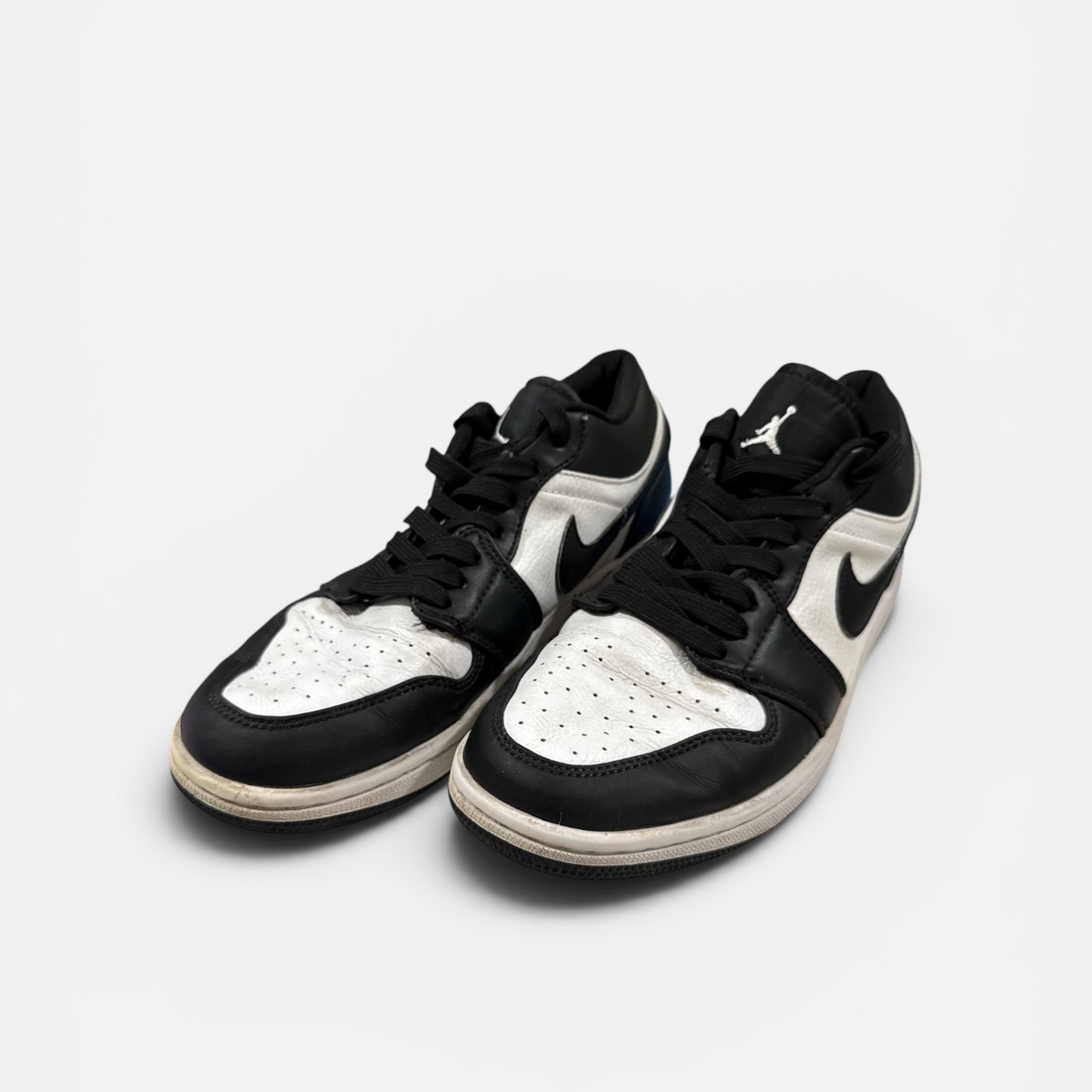 Air Jordan 1 Low Black White (“Panda”) / Pre-Owned