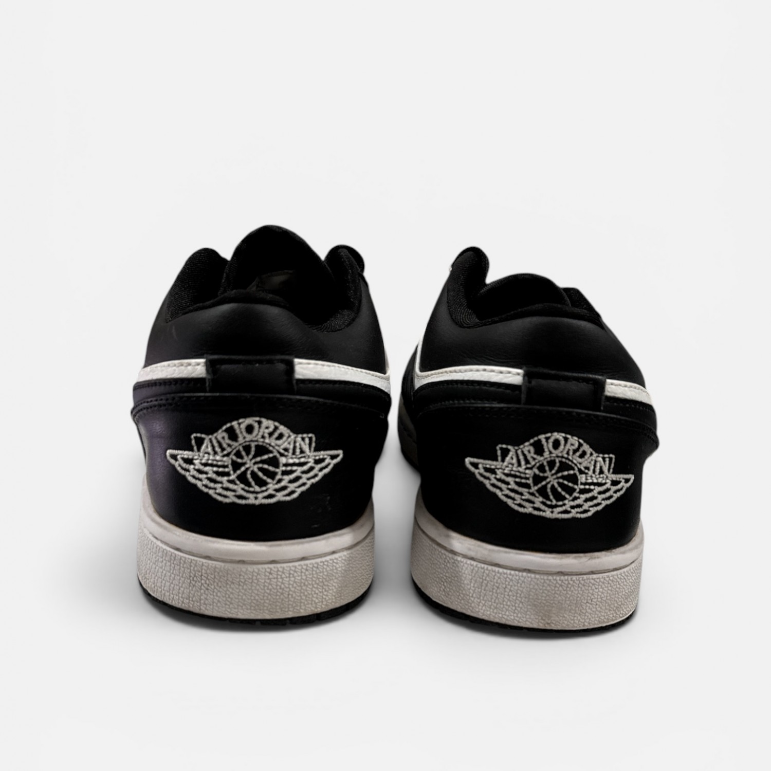 Air Jordan 1 Low Black White (“Panda”) / Pre-Owned