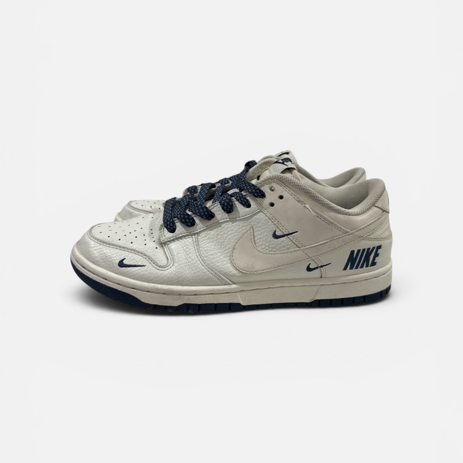 Nike Dunk Low  / Pre-Owned