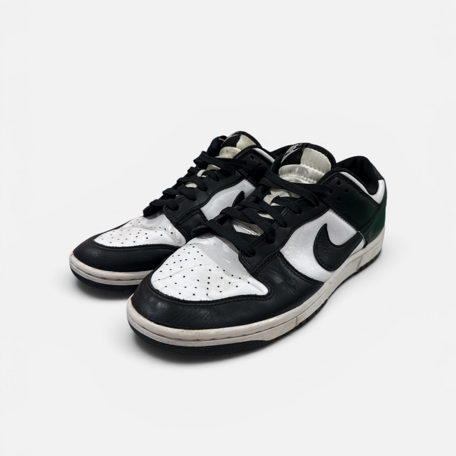 Nike Dunk Low Retro / Pre-Owned