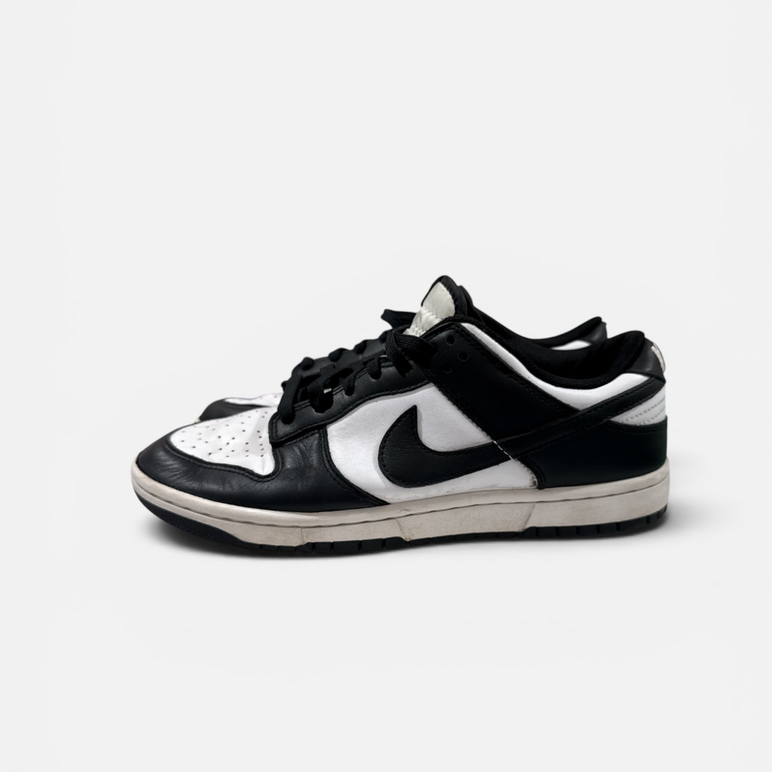 Nike Dunk Low Retro / Pre-Owned