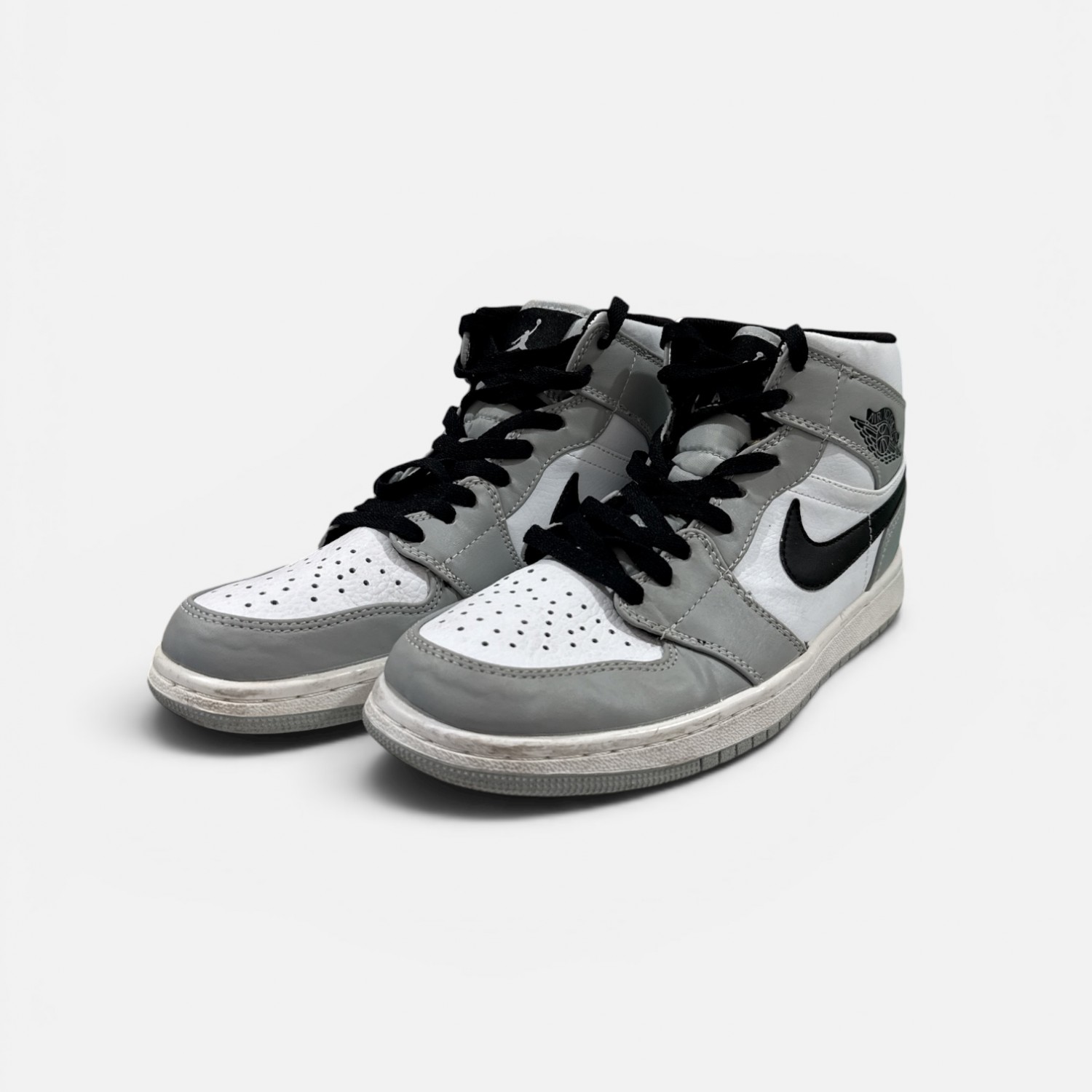 Air Jordan 1 Mid / Pre-Owned