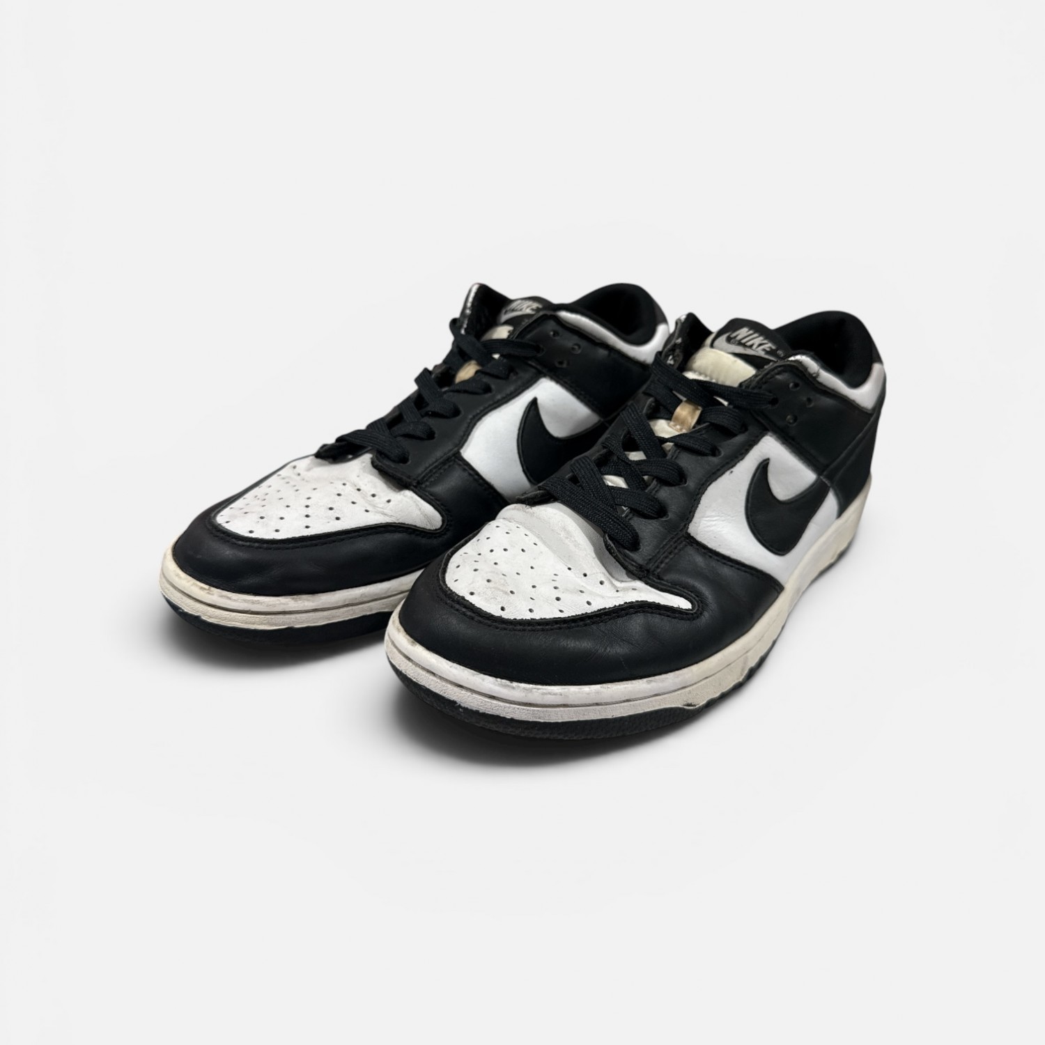 Nike Dunk Low Retro “Panda” / Pre-Owned