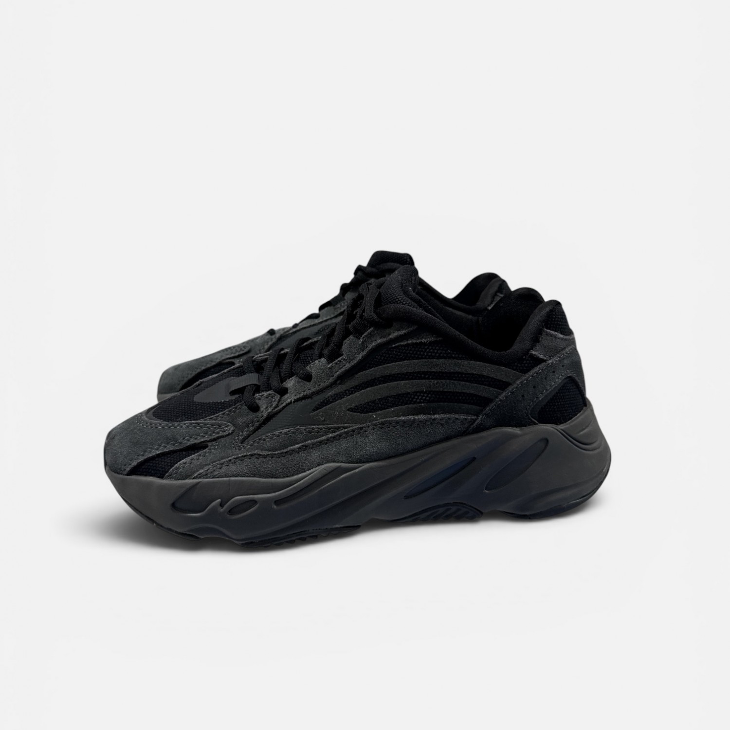 Adidas Yeezy Boost 700 V2 Vanta 