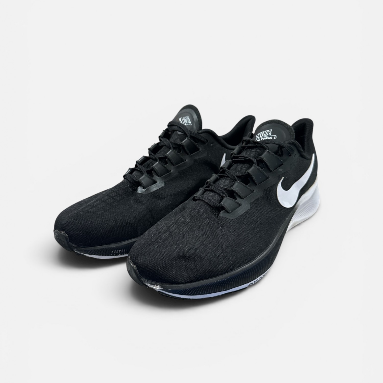 Nike Air Zoom Pegasus 37  / Pre-Owned