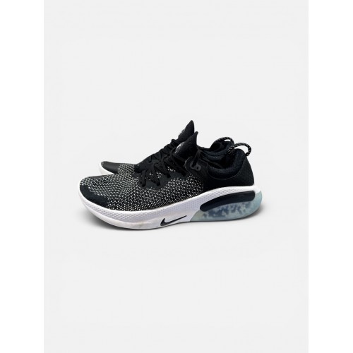 Nike Joyride Run Flyknit “Black White”  / Pre-Owned