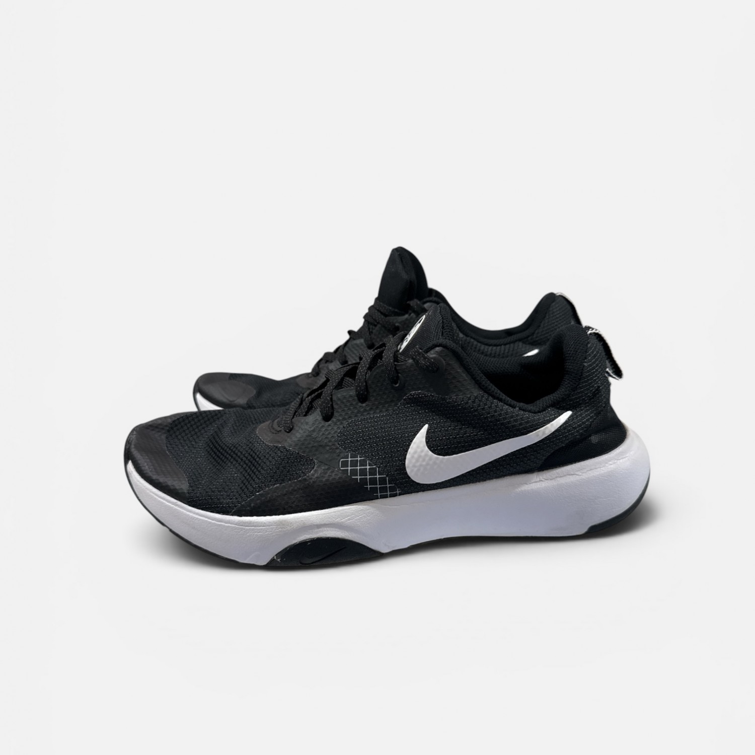 Nike Flex Experience Run 10  / Pre-Owned