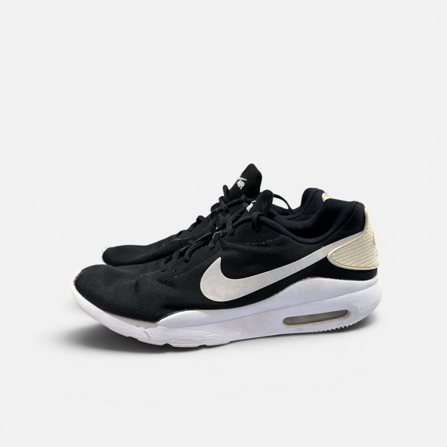 Nike Air Max Oketo  / Pre-Owned