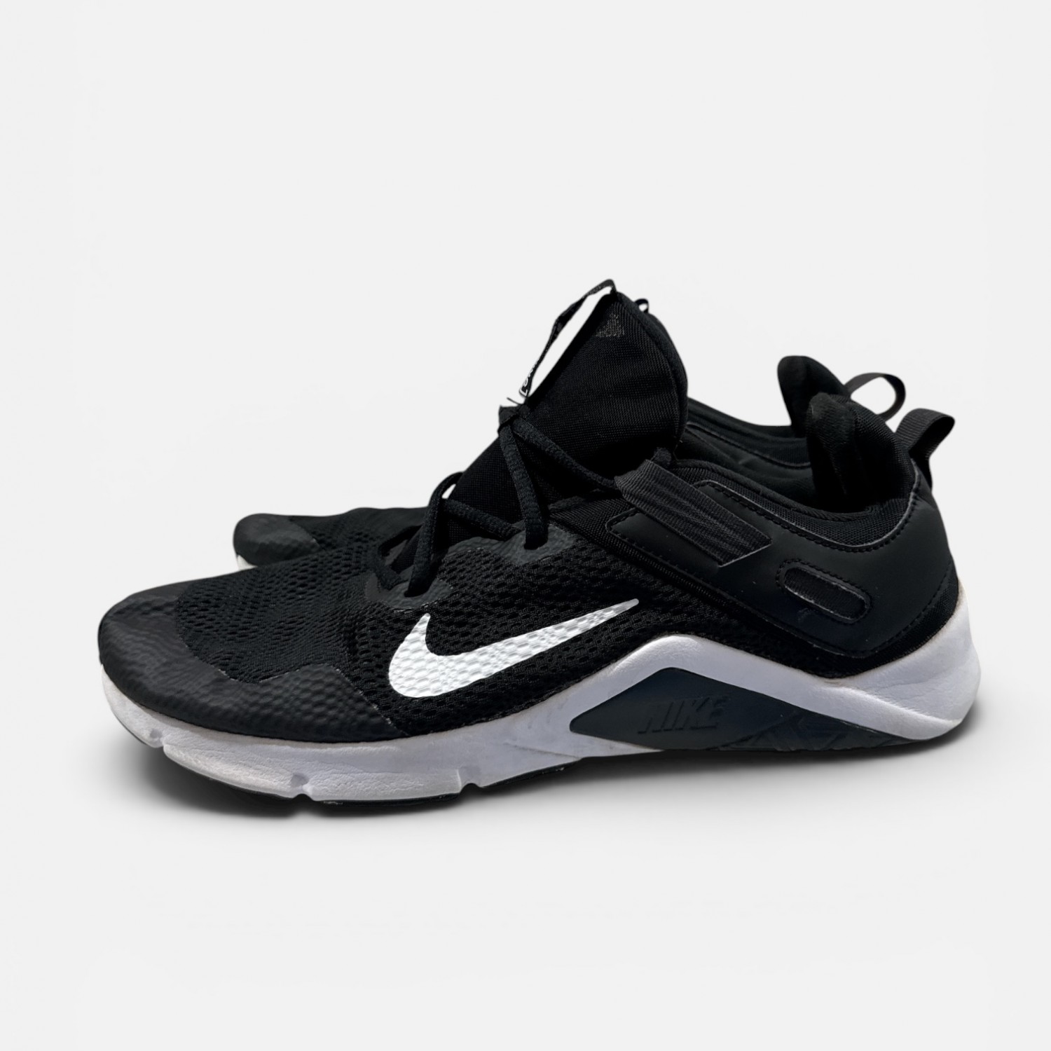 Nike Legend Essential Training  / Pre-Owned