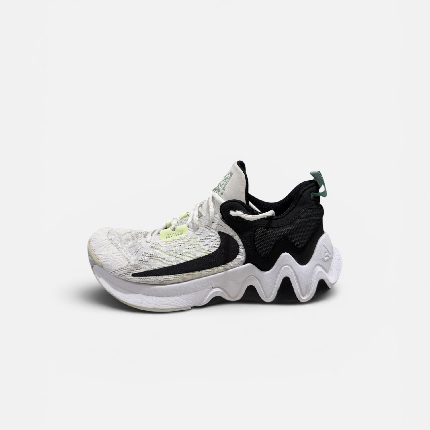 Nike Giannis Immortality 3 