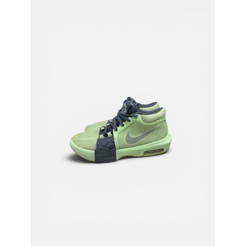 Nike Kyrie Flytrap