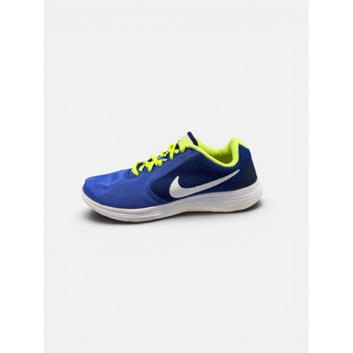 Nike Revolution