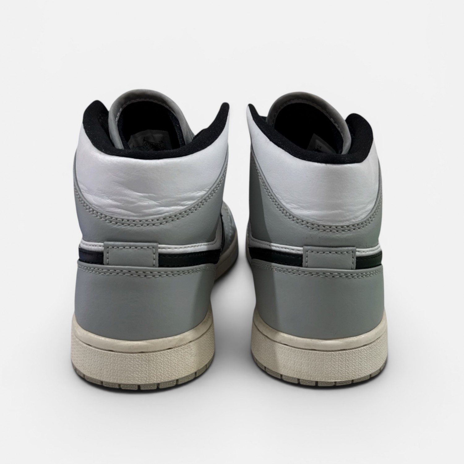 Air Jordan 1 Mid “Grey / White” / Pre-Owned