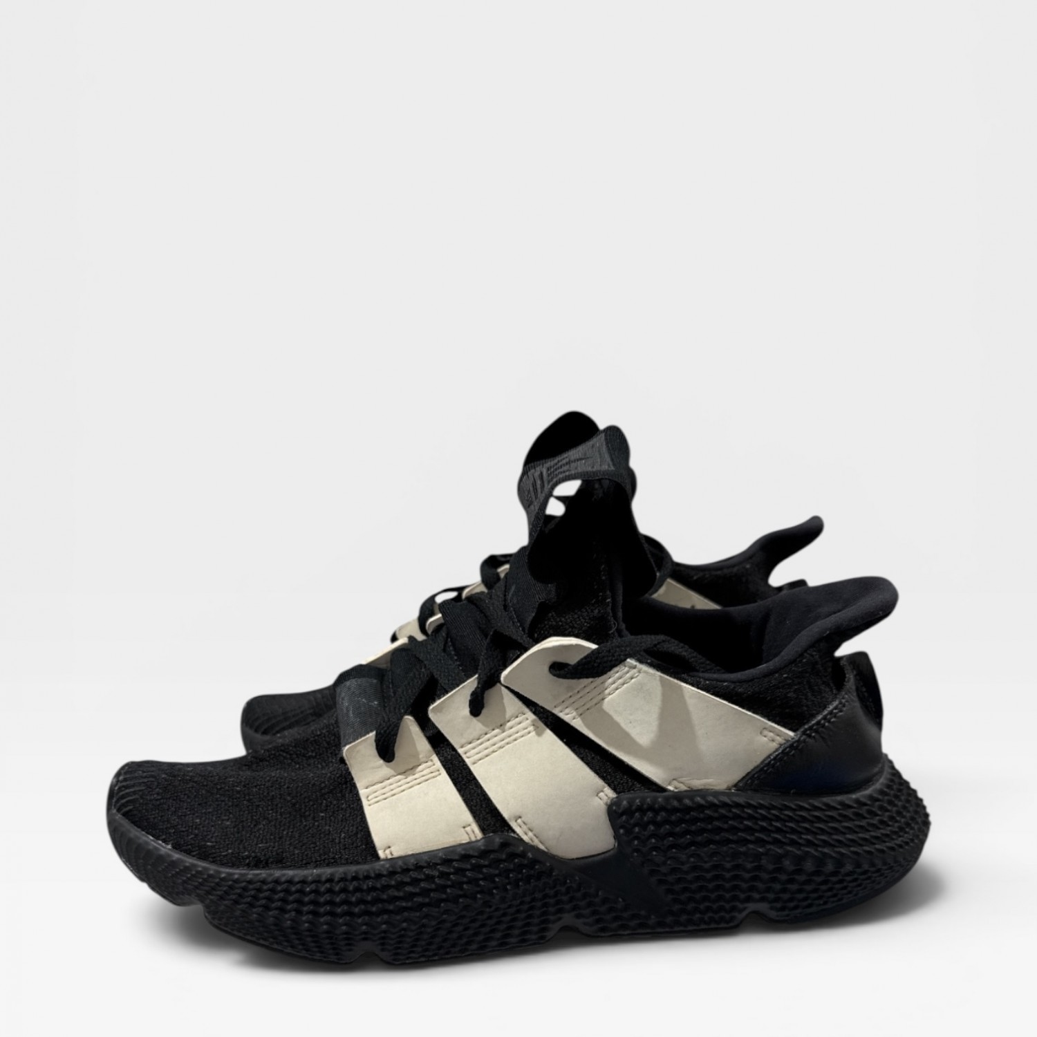 Adidas Prophere Triple Black / Cream – Sneakers / Pre-Owned