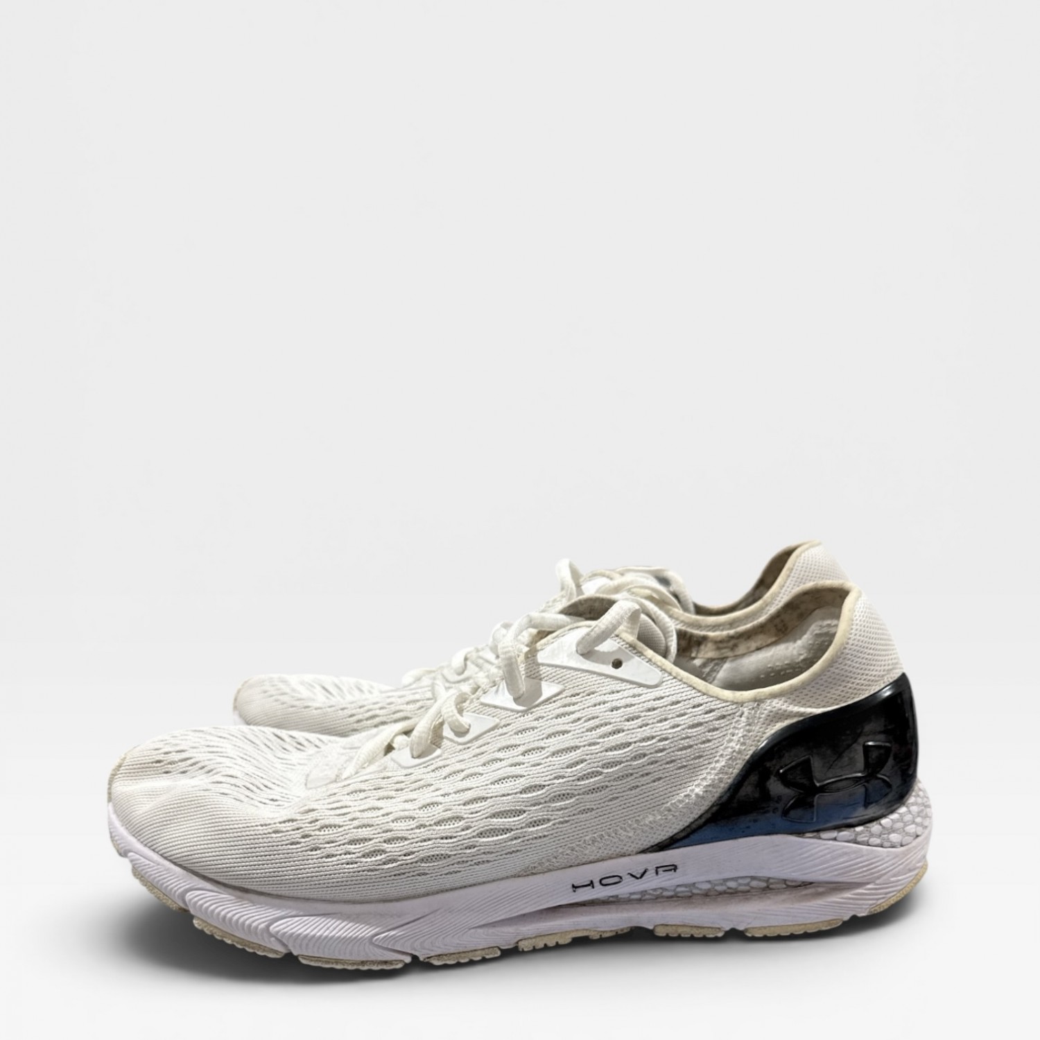 Under Armour HOVR White Black / Pre-Owned