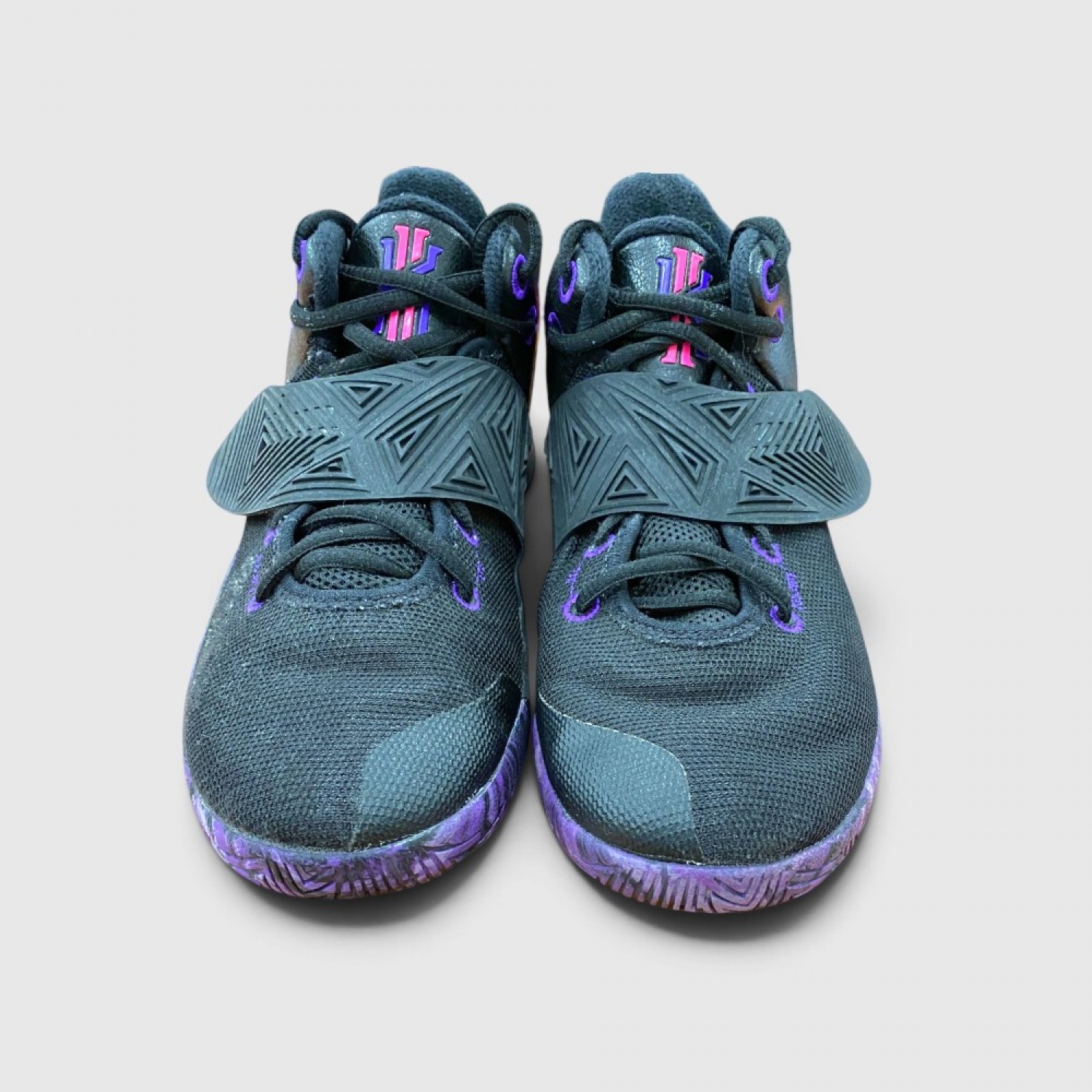 Nike Kyrie Flytrap 3 / Pre-Owned