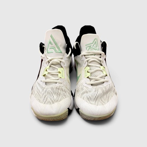 Nike Giannis Immortality 2 / Pre-Owned