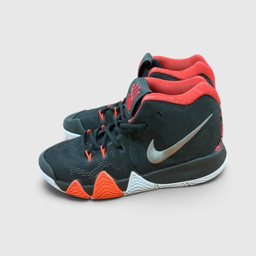 Nike Kyrie 4 / Pre-Owned