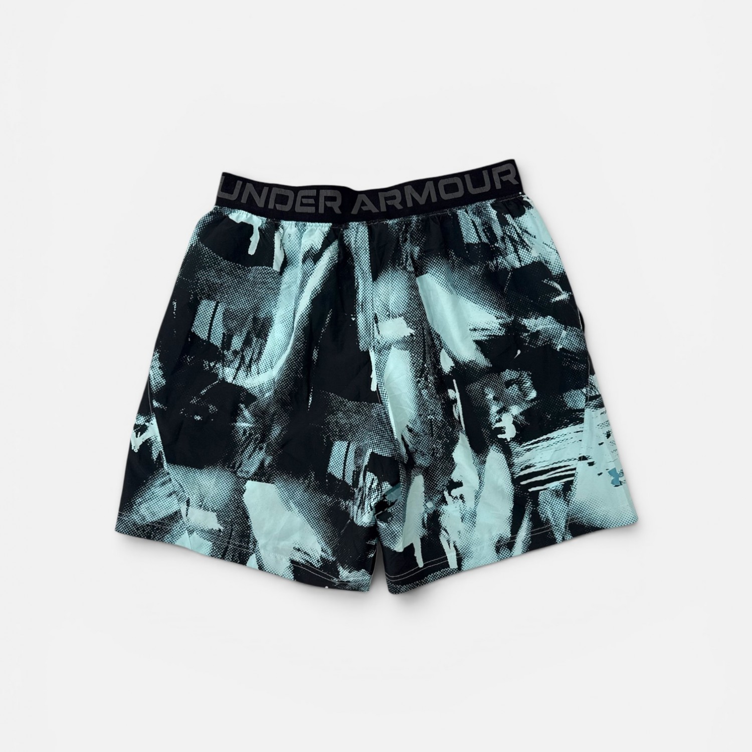 Converse Μαύρη–Γαλάζια Βερμούδα με Abstract Print