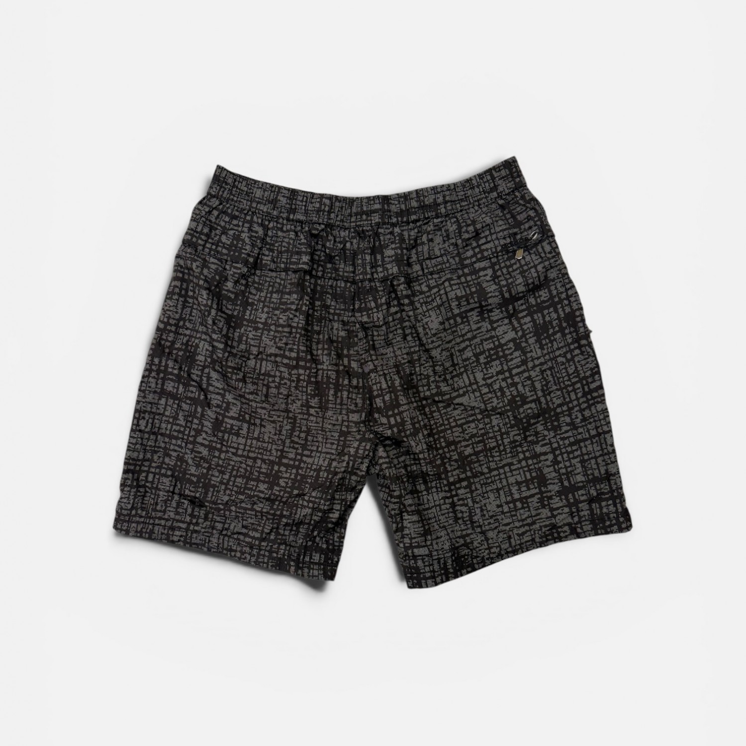 Μαύρη–Γκρι Αθλητική Βερμούδα με Geometric All-Over Print